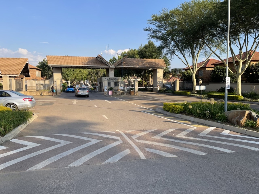 To Let 3 Bedroom Property for Rent in Six Fountains Estate Gauteng