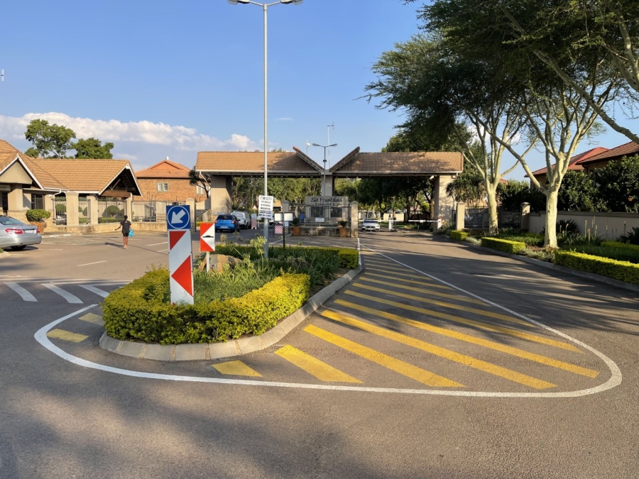 To Let 3 Bedroom Property for Rent in Six Fountains Estate Gauteng