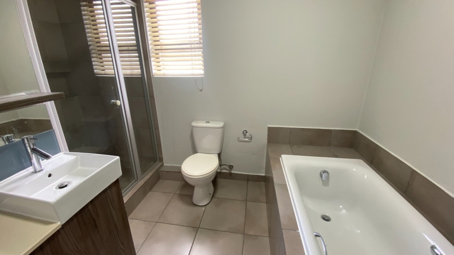 To Let 3 Bedroom Property for Rent in Fourways Gauteng