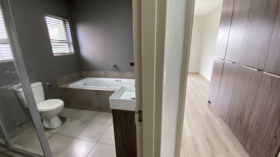 To Let 3 Bedroom Property for Rent in Fourways Gauteng