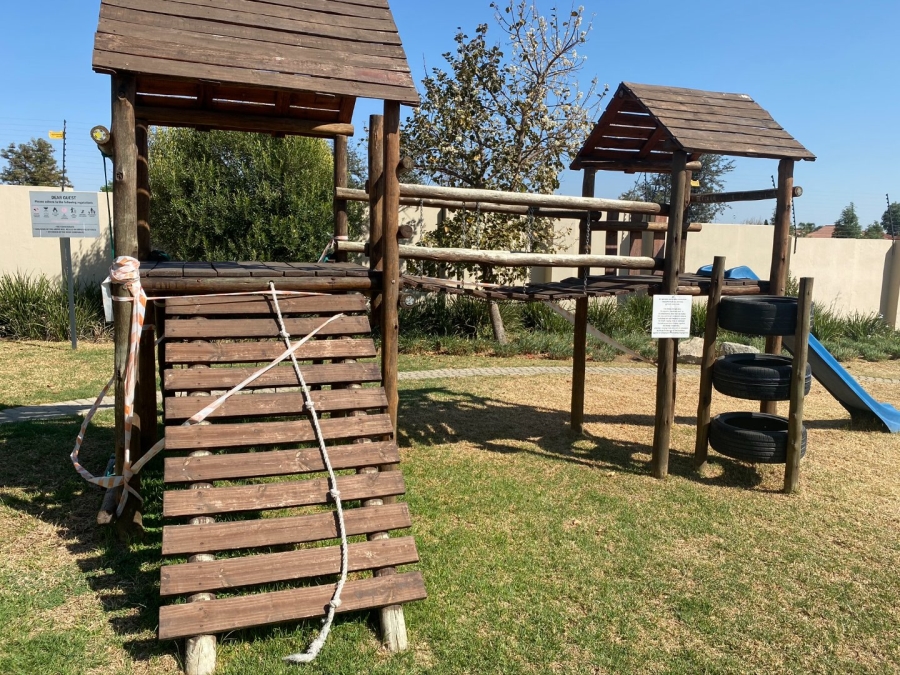 To Let 3 Bedroom Property for Rent in Fourways Gauteng