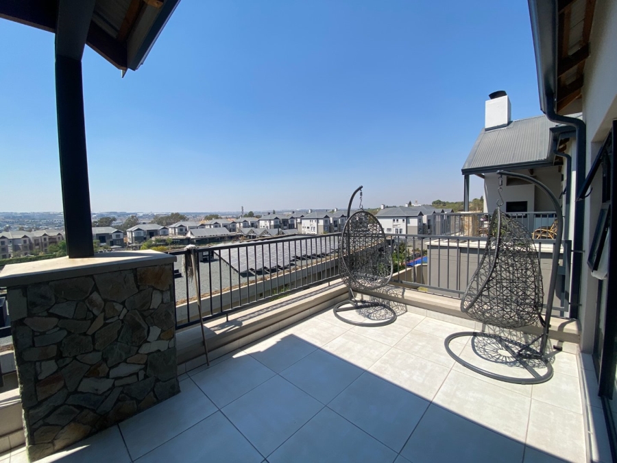 To Let 2 Bedroom Property for Rent in The Polofields Gauteng