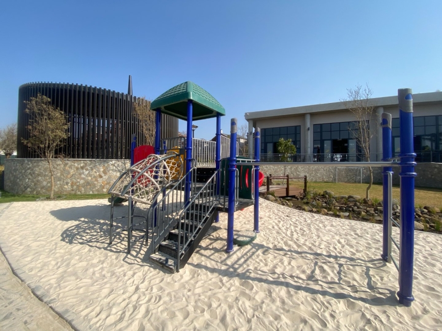 To Let 2 Bedroom Property for Rent in The Polofields Gauteng