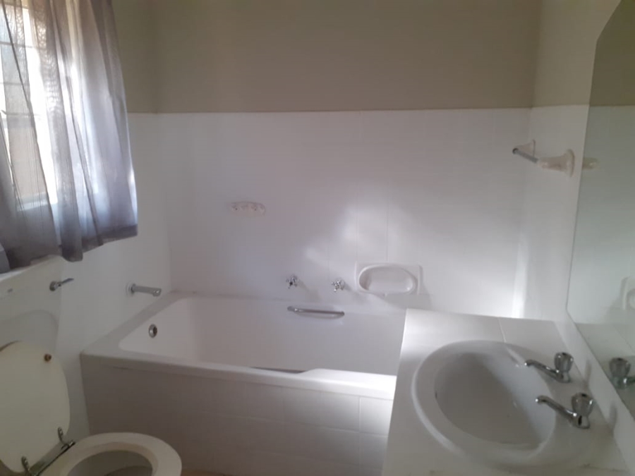 To Let 3 Bedroom Property for Rent in Ferndale Gauteng