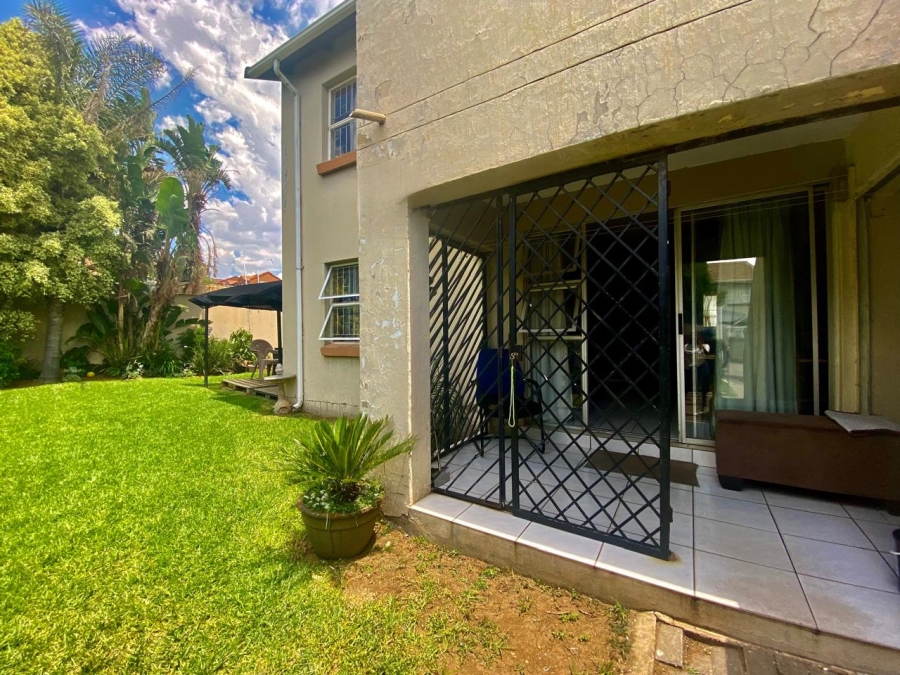 2 Bedroom Property for Sale in Vorna Valley Gauteng