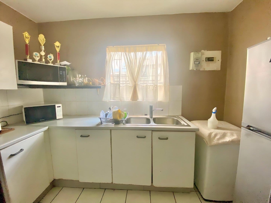 2 Bedroom Property for Sale in Vorna Valley Gauteng