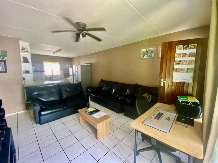 2 Bedroom Property for Sale in Vorna Valley Gauteng