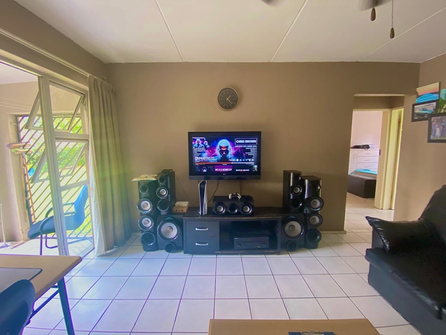 2 Bedroom Property for Sale in Vorna Valley Gauteng