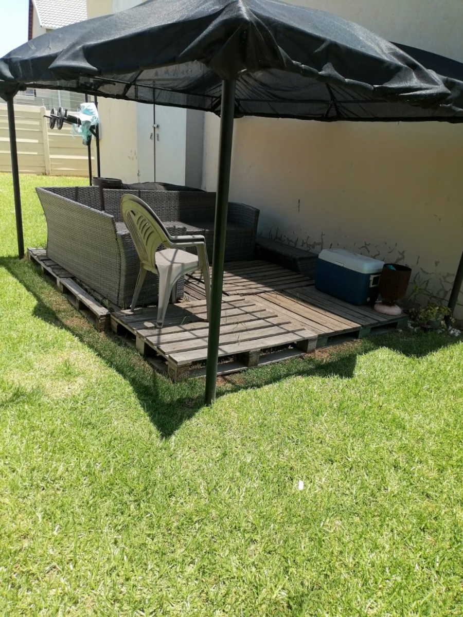 2 Bedroom Property for Sale in Vorna Valley Gauteng