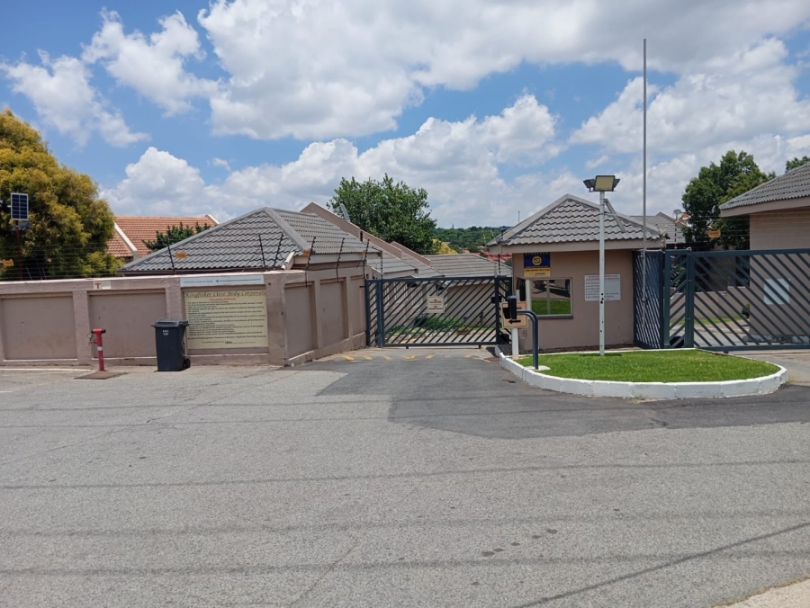  Bedroom Property for Sale in Rembrandt Park Gauteng