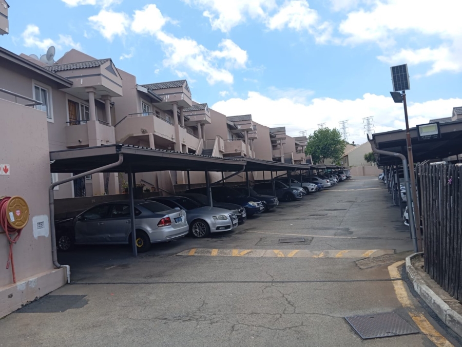 Bedroom Property for Sale in Rembrandt Park Gauteng