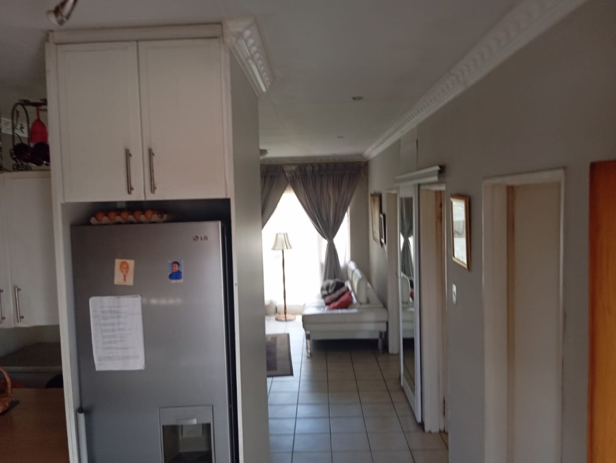  Bedroom Property for Sale in Rembrandt Park Gauteng