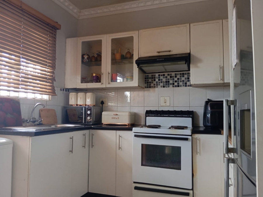  Bedroom Property for Sale in Rembrandt Park Gauteng