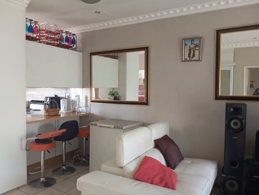  Bedroom Property for Sale in Rembrandt Park Gauteng