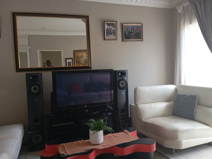  Bedroom Property for Sale in Rembrandt Park Gauteng