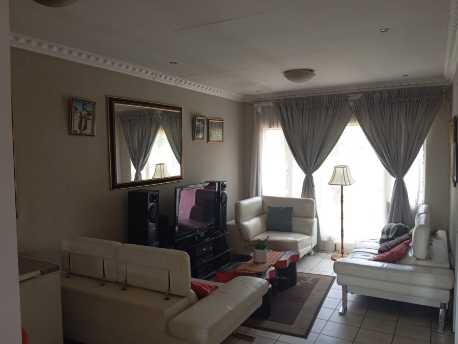  Bedroom Property for Sale in Rembrandt Park Gauteng