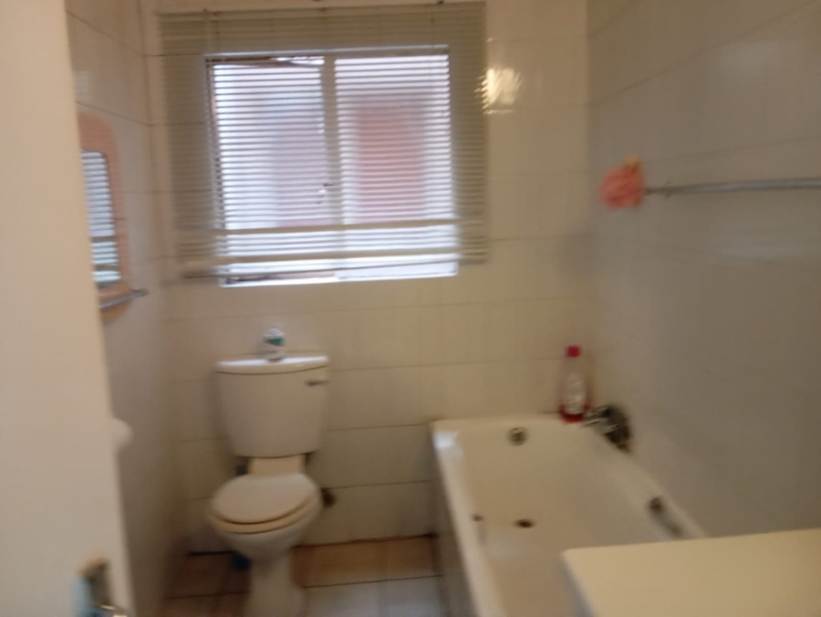  Bedroom Property for Sale in Rembrandt Park Gauteng