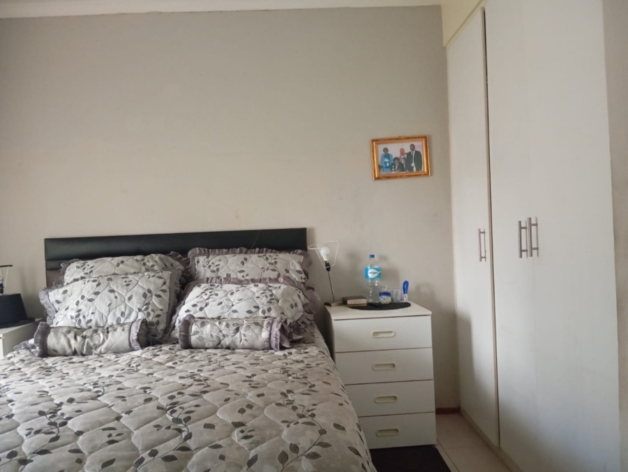  Bedroom Property for Sale in Rembrandt Park Gauteng