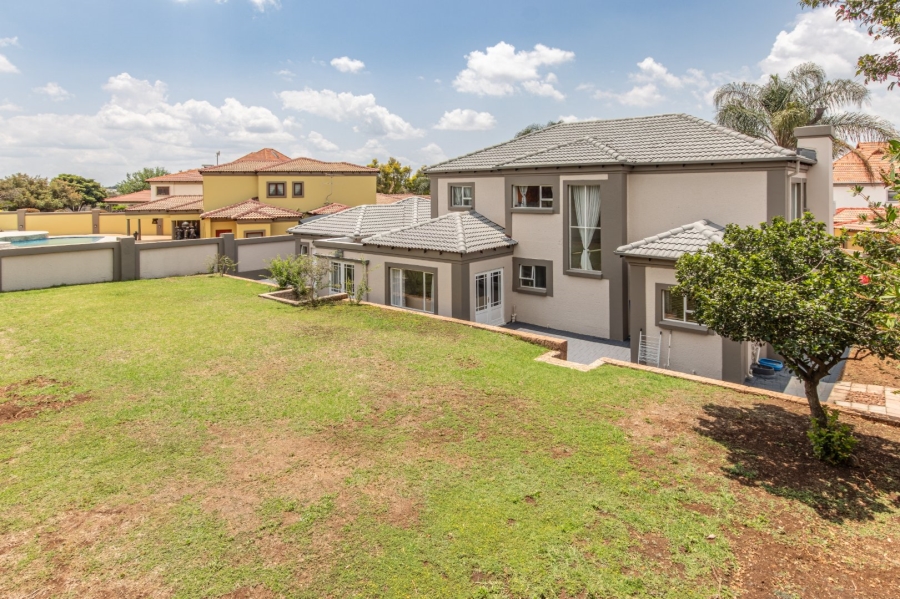 5 Bedroom Property for Sale in Ruimsig Gauteng