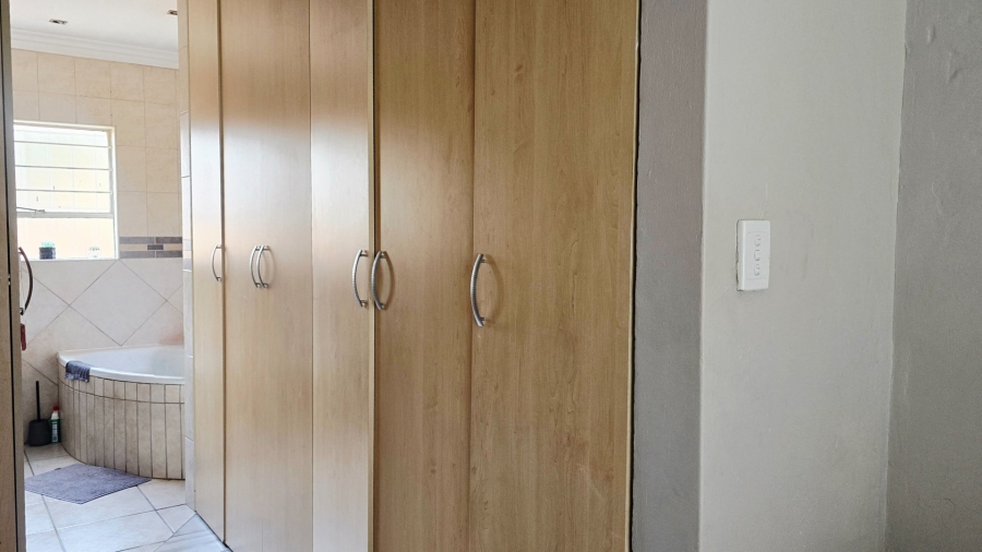 To Let 3 Bedroom Property for Rent in Ravenswood Gauteng