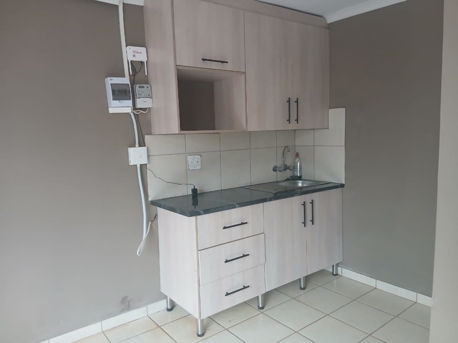 To Let 1 Bedroom Property for Rent in Protea Glen Gauteng