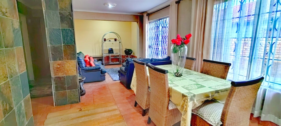  Bedroom Property for Sale in Dawn Park Gauteng