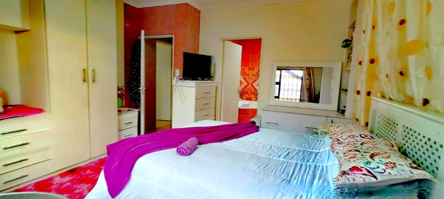  Bedroom Property for Sale in Dawn Park Gauteng