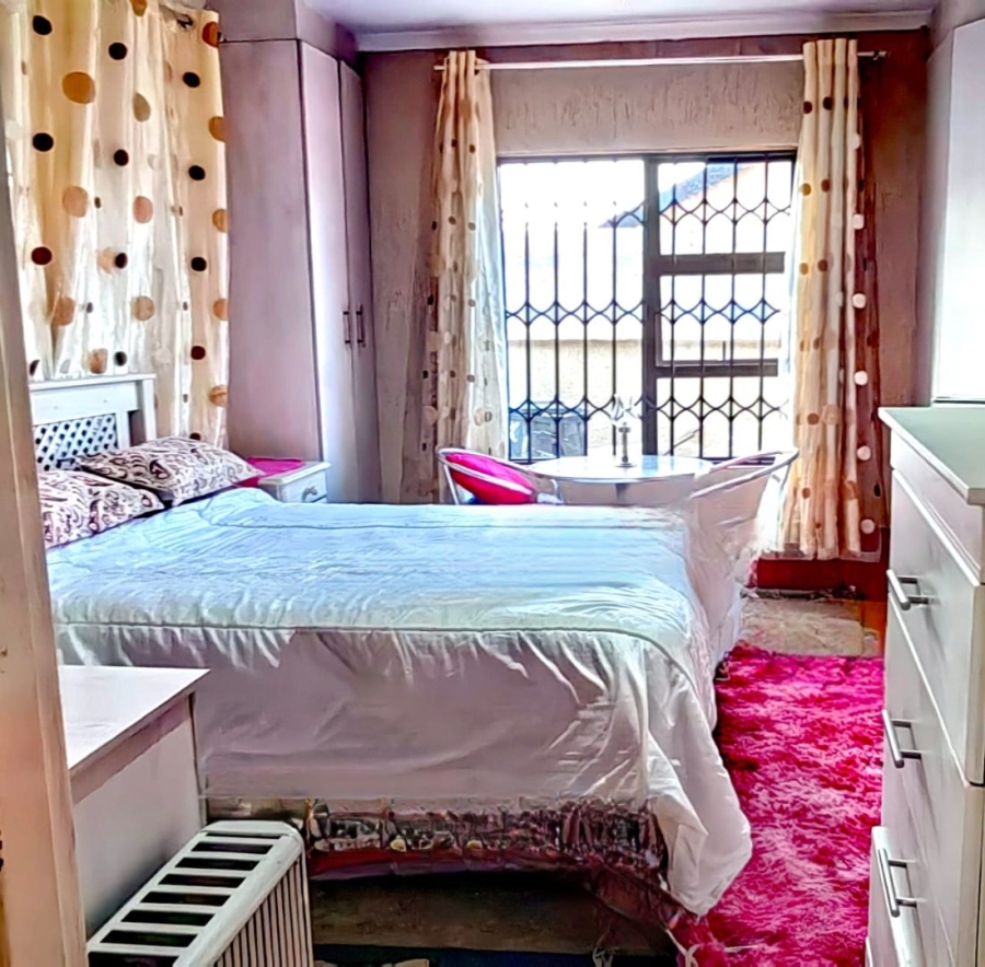  Bedroom Property for Sale in Dawn Park Gauteng