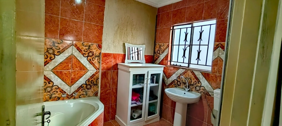  Bedroom Property for Sale in Dawn Park Gauteng