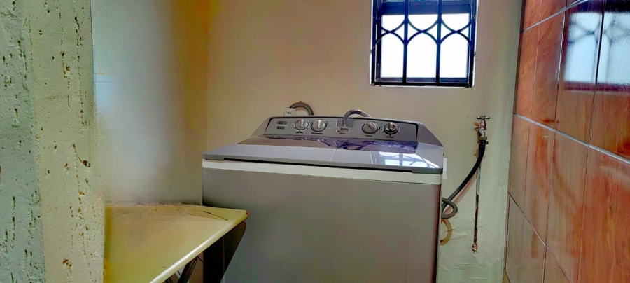  Bedroom Property for Sale in Dawn Park Gauteng