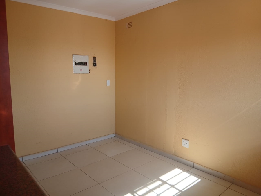 To Let 1 Bedroom Property for Rent in Diepkloof Gauteng