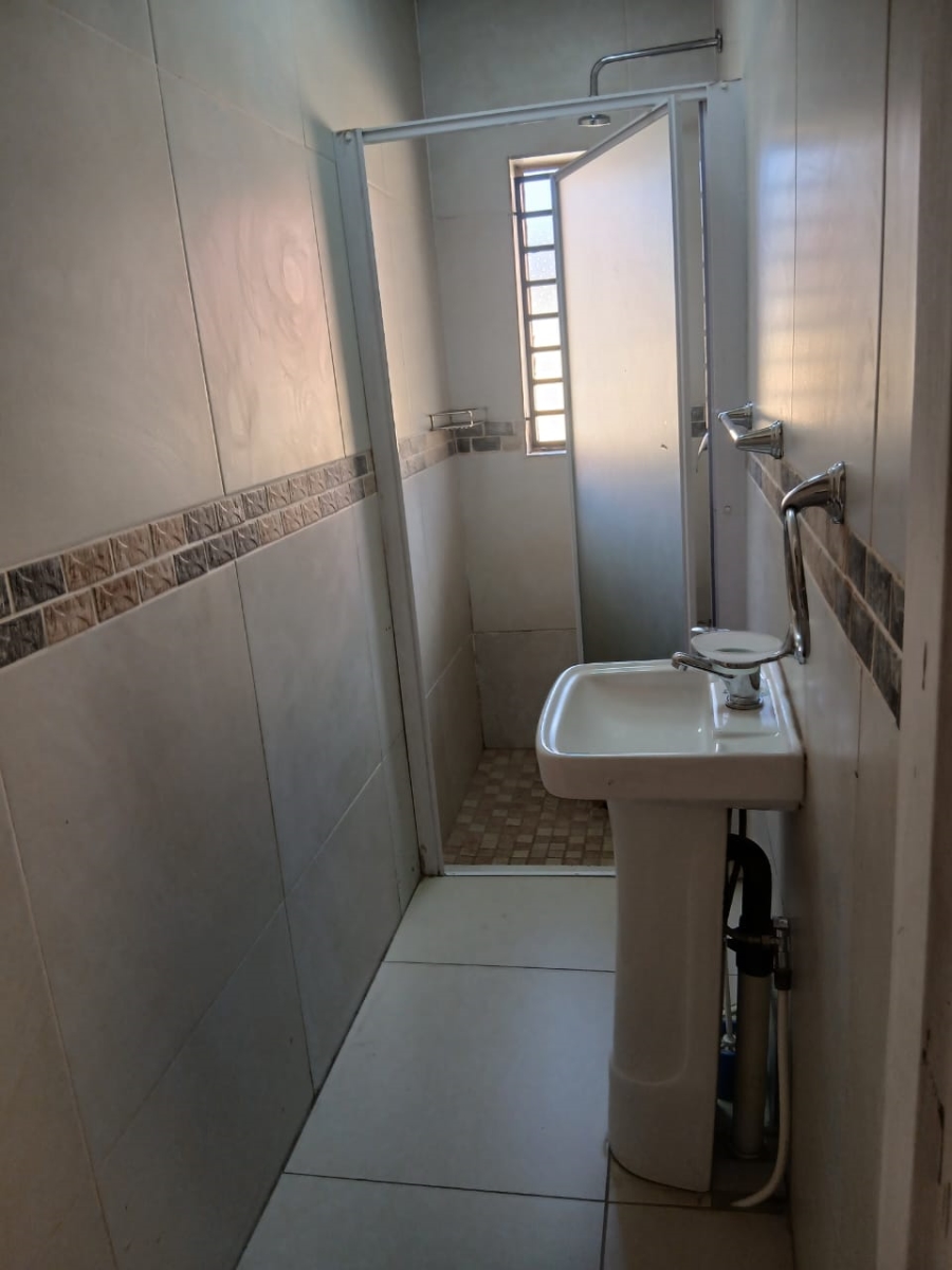 To Let 1 Bedroom Property for Rent in Diepkloof Gauteng