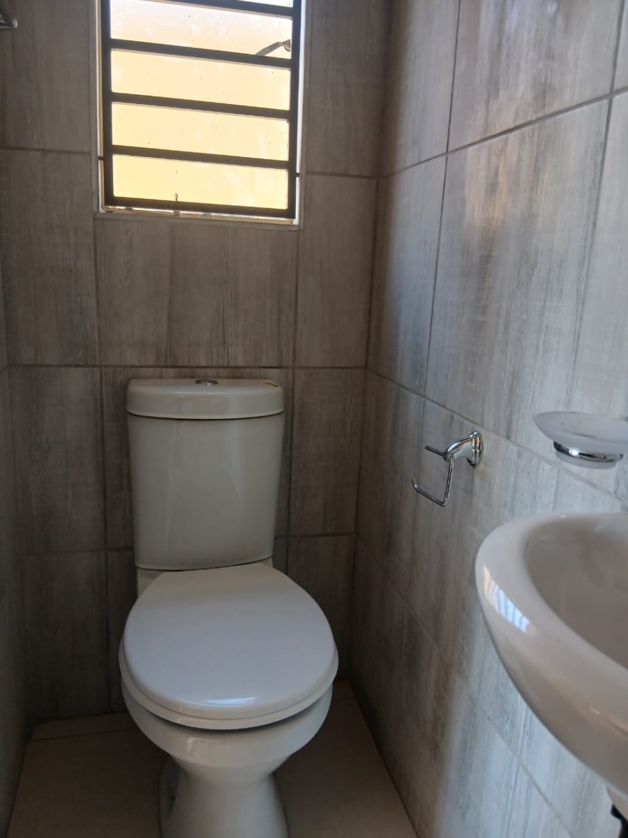 To Let 1 Bedroom Property for Rent in Diepkloof Gauteng