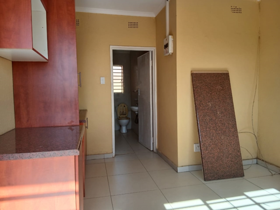 To Let 1 Bedroom Property for Rent in Diepkloof Gauteng