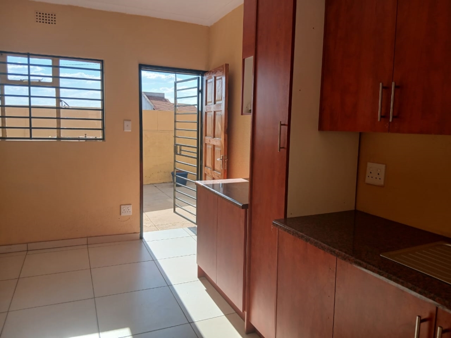 To Let 1 Bedroom Property for Rent in Diepkloof Gauteng