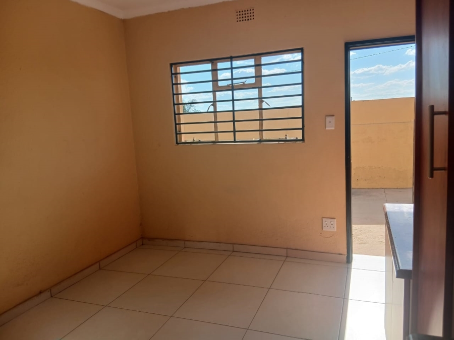 To Let 1 Bedroom Property for Rent in Diepkloof Gauteng