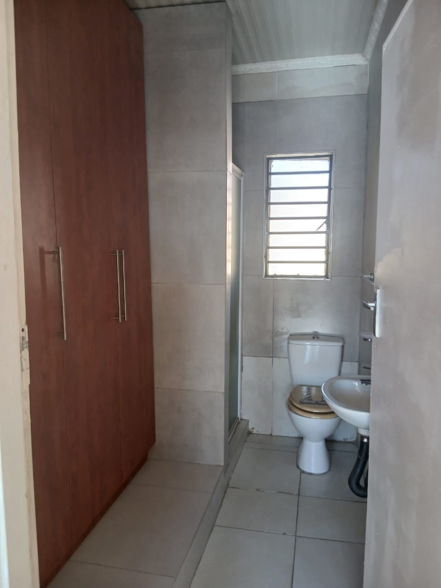 To Let 1 Bedroom Property for Rent in Diepkloof Gauteng