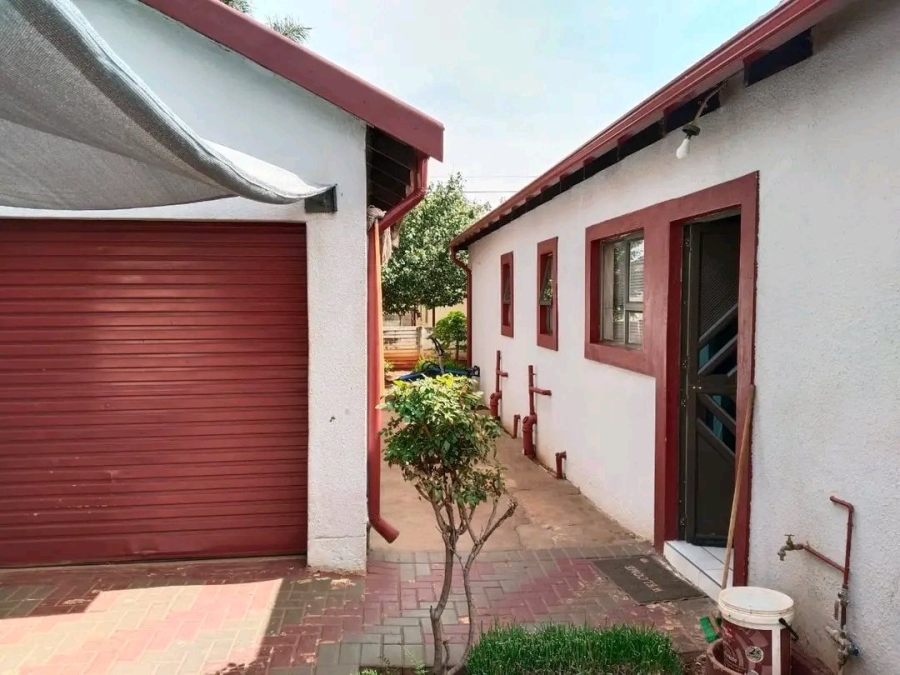 To Let 2 Bedroom Property for Rent in The Orchards Gauteng