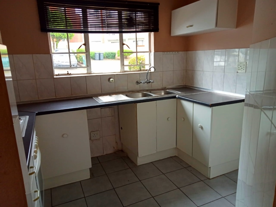 2 Bedroom Property for Sale in Vorna Valley Gauteng