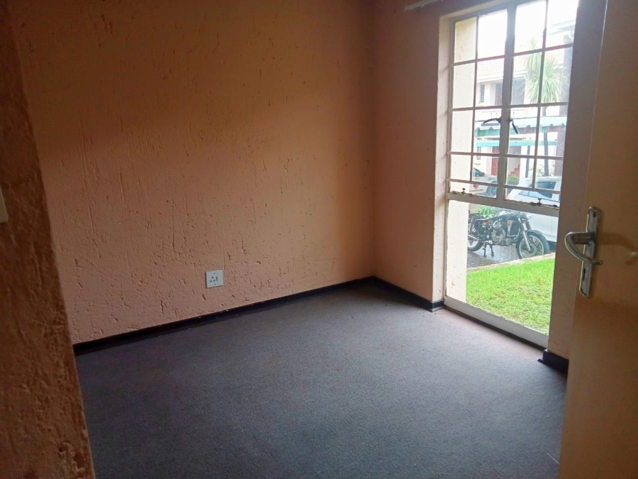 2 Bedroom Property for Sale in Vorna Valley Gauteng