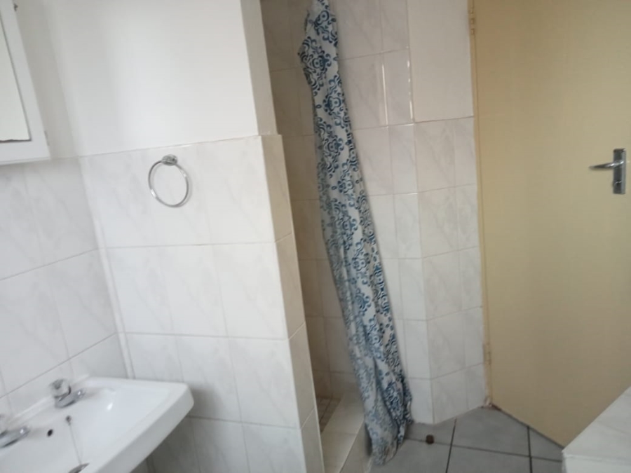 2 Bedroom Property for Sale in Vorna Valley Gauteng