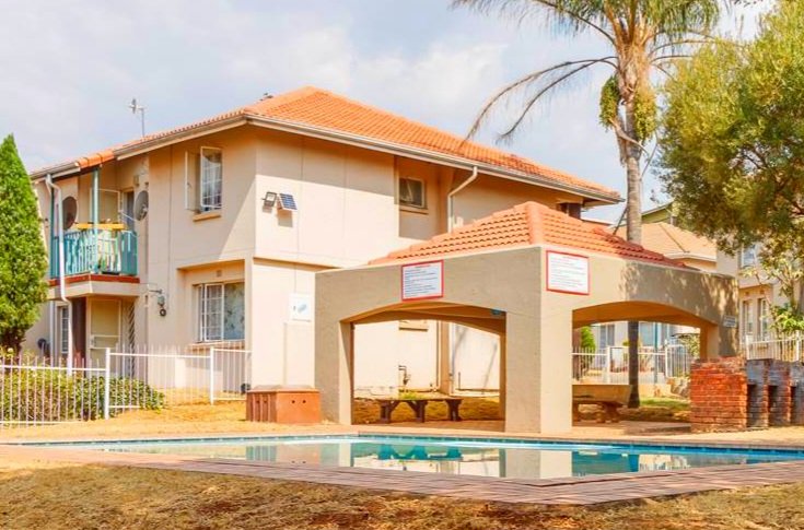 2 Bedroom Property for Sale in Vorna Valley Gauteng