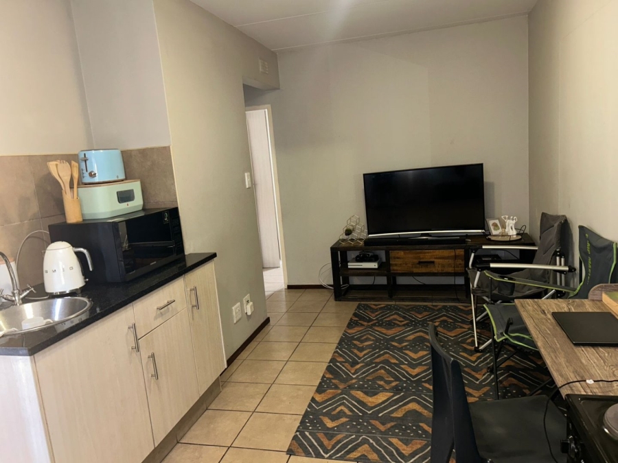 1 Bedroom Property for Sale in Noordwyk Gauteng