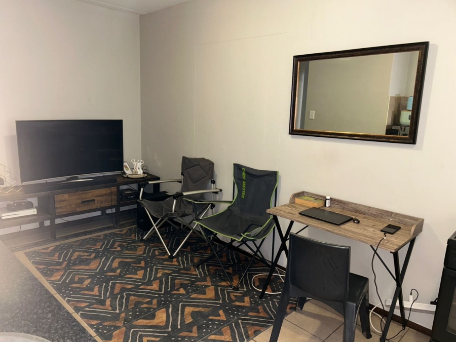 1 Bedroom Property for Sale in Noordwyk Gauteng