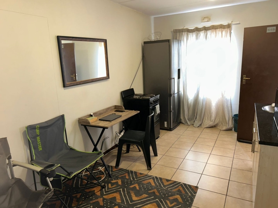 1 Bedroom Property for Sale in Noordwyk Gauteng