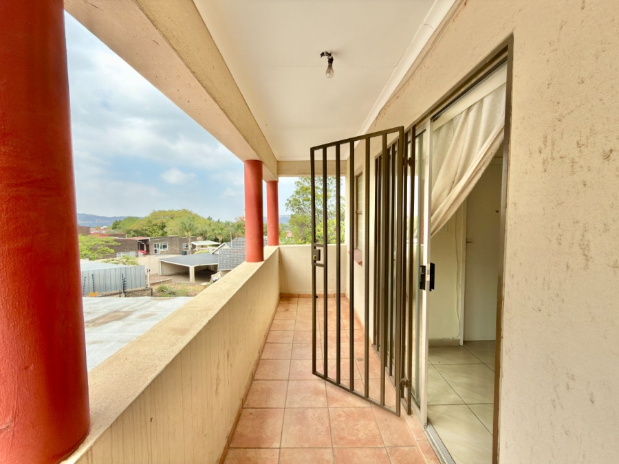 To Let 4 Bedroom Property for Rent in Ridgeway Gauteng