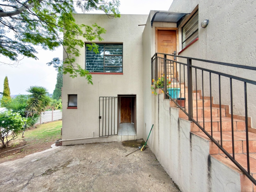 To Let 4 Bedroom Property for Rent in Ridgeway Gauteng