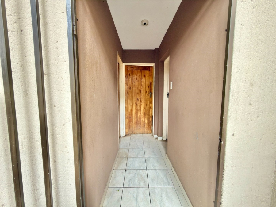 To Let 4 Bedroom Property for Rent in Ridgeway Gauteng