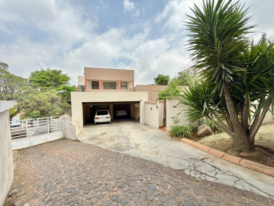 To Let 4 Bedroom Property for Rent in Ridgeway Gauteng