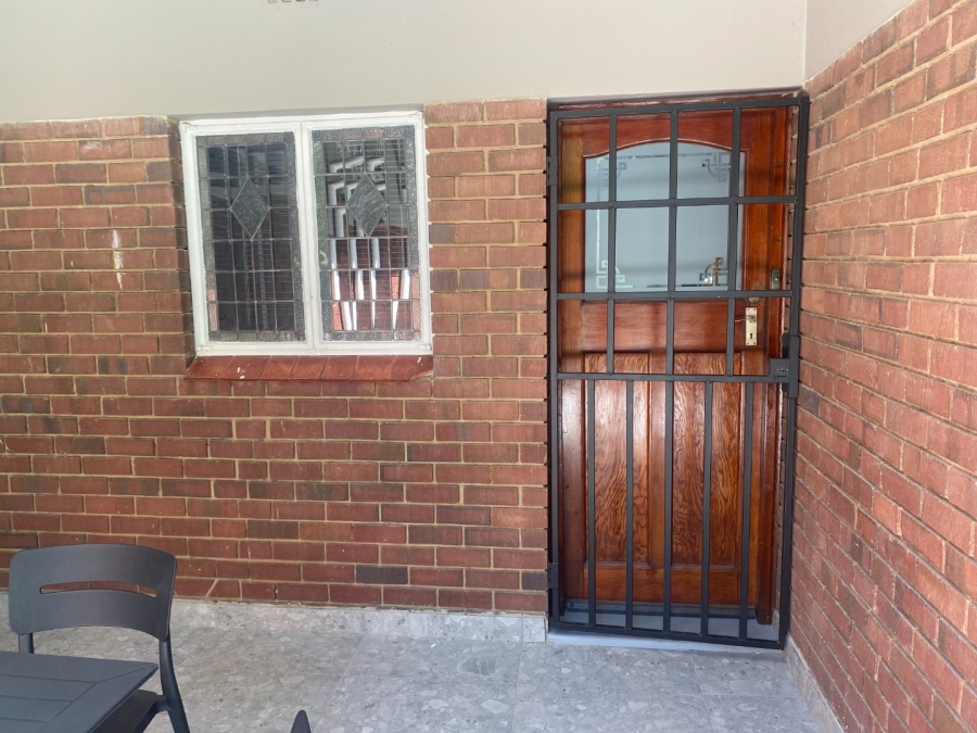 To Let 5 Bedroom Property for Rent in Riviera Gauteng